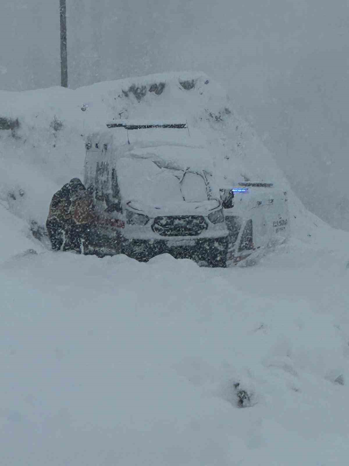 Kozluk’ta eğitime kar engeli
Kozluk’ta eğitime kar engeli