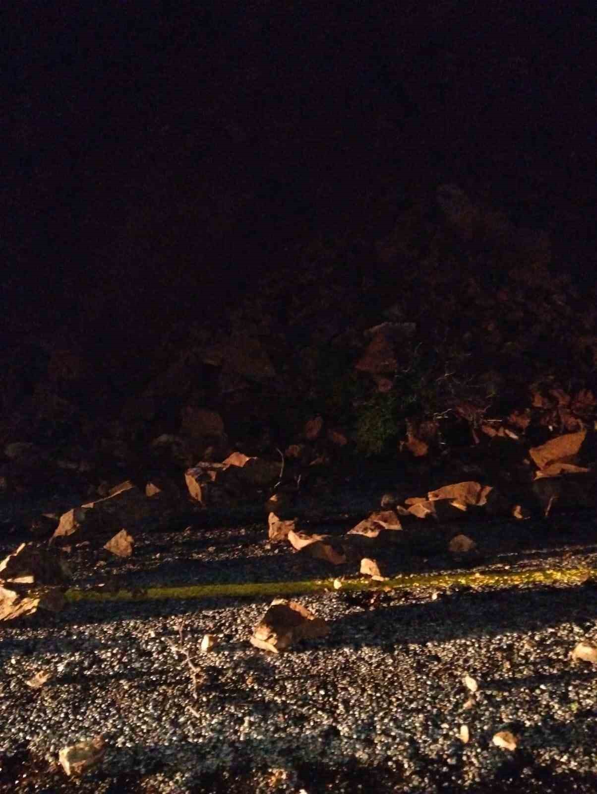 Marmaris’te toprak kayması nedeniyle yol trafiğe kapatıldı
Marmaris’te toprak kayması nedeniyle yol trafiğe kapatıldı