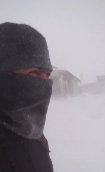 Meteoroloji’nin uyardığı kentte tipi etkili oldu, kar kalınlığı yer yer 3 metreyi buldu
Meteoroloji’nin uyardığı kentte tipi etkili oldu, kar kalınlığı yer yer 3 metreyi buldu