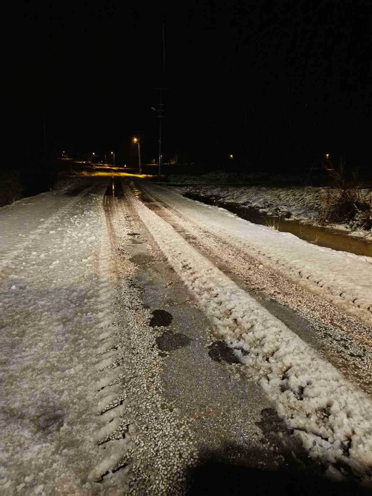 Muğla Büyükşehir ekiplerinin kar mesaisi başladı
