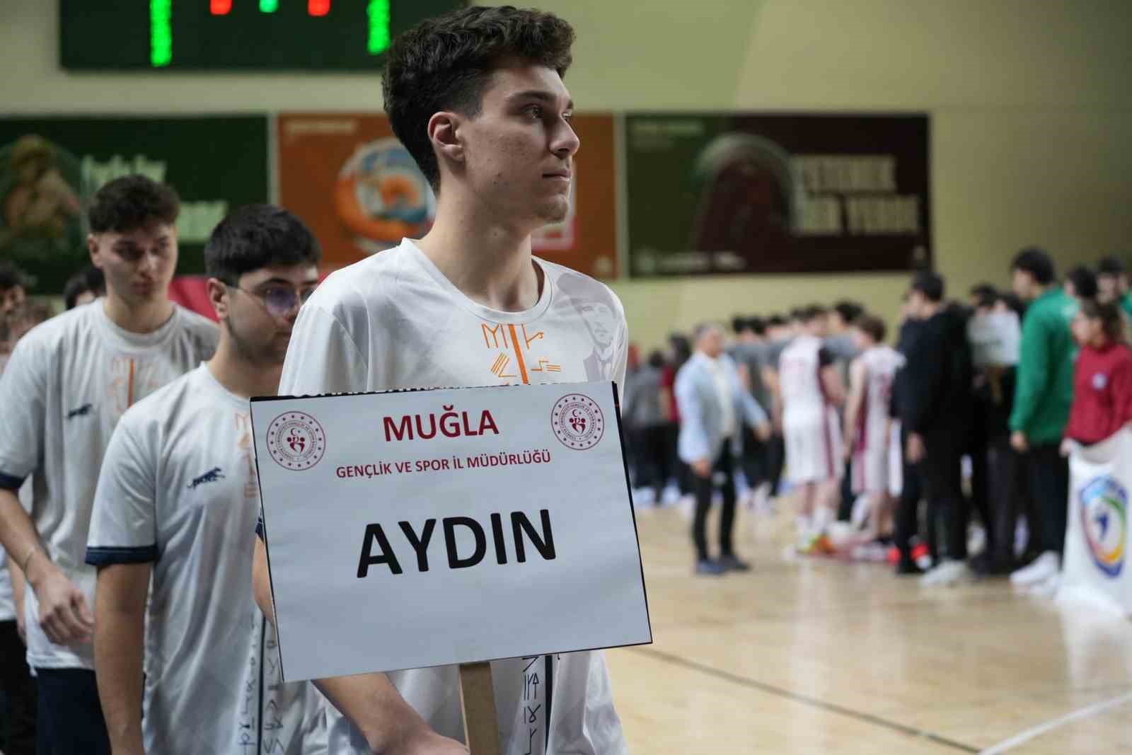 Muğla’da gençler sahaya indi
Muğla’da gençler sahaya indi