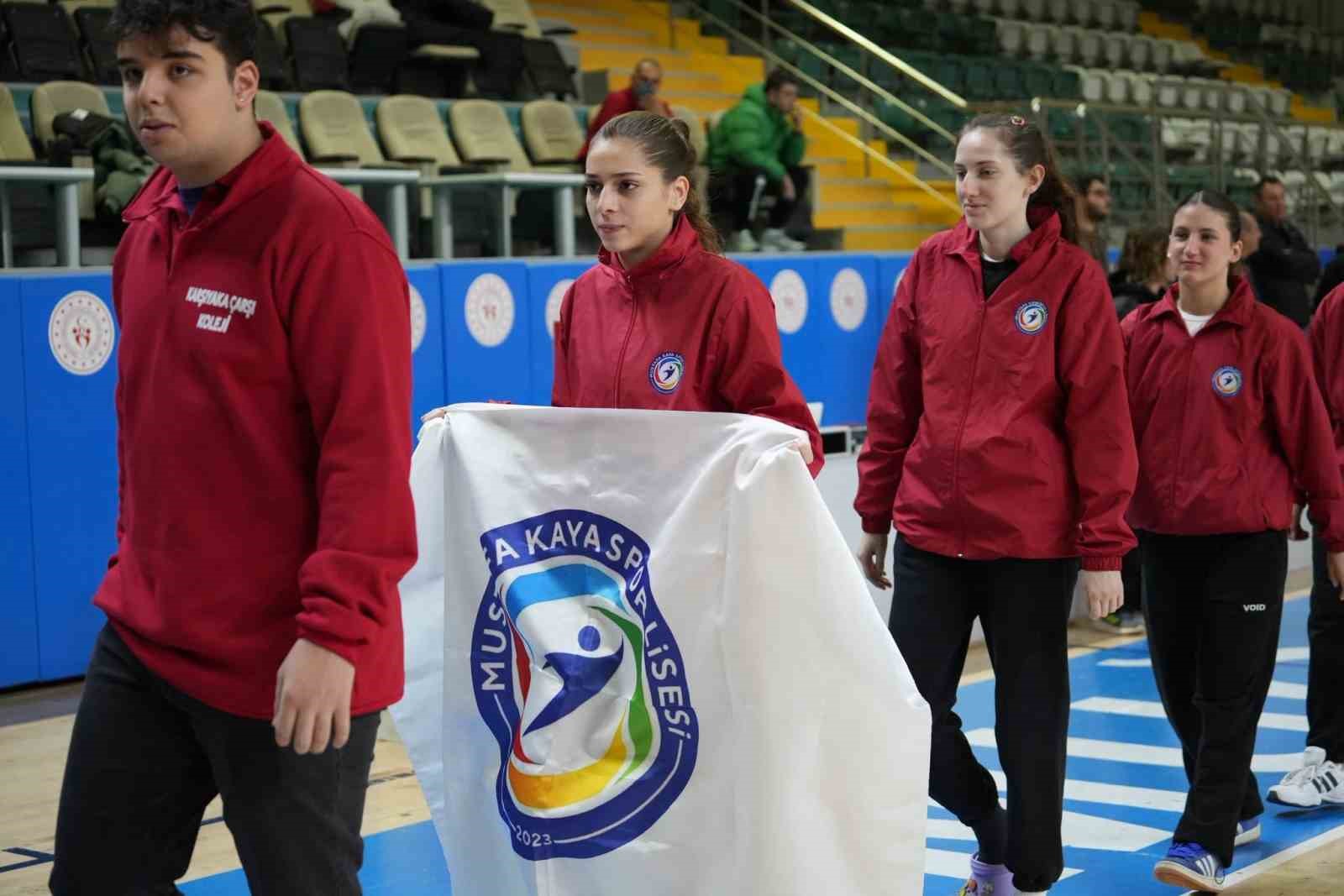 Muğla’da gençler sahaya indi
Muğla’da gençler sahaya indi