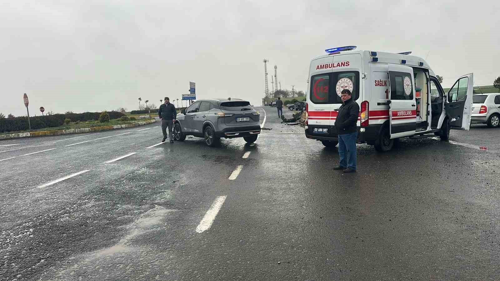 Muratlı ilçesinde trafik kazası: 1 yaralı
Muratlı ilçesinde trafik kazası: 1 yaralı