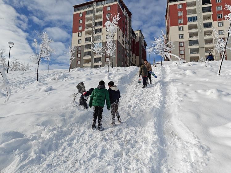 Muş’ta eğitime 1 gün ara verildi
Muş’ta eğitime 1 gün ara verildi
