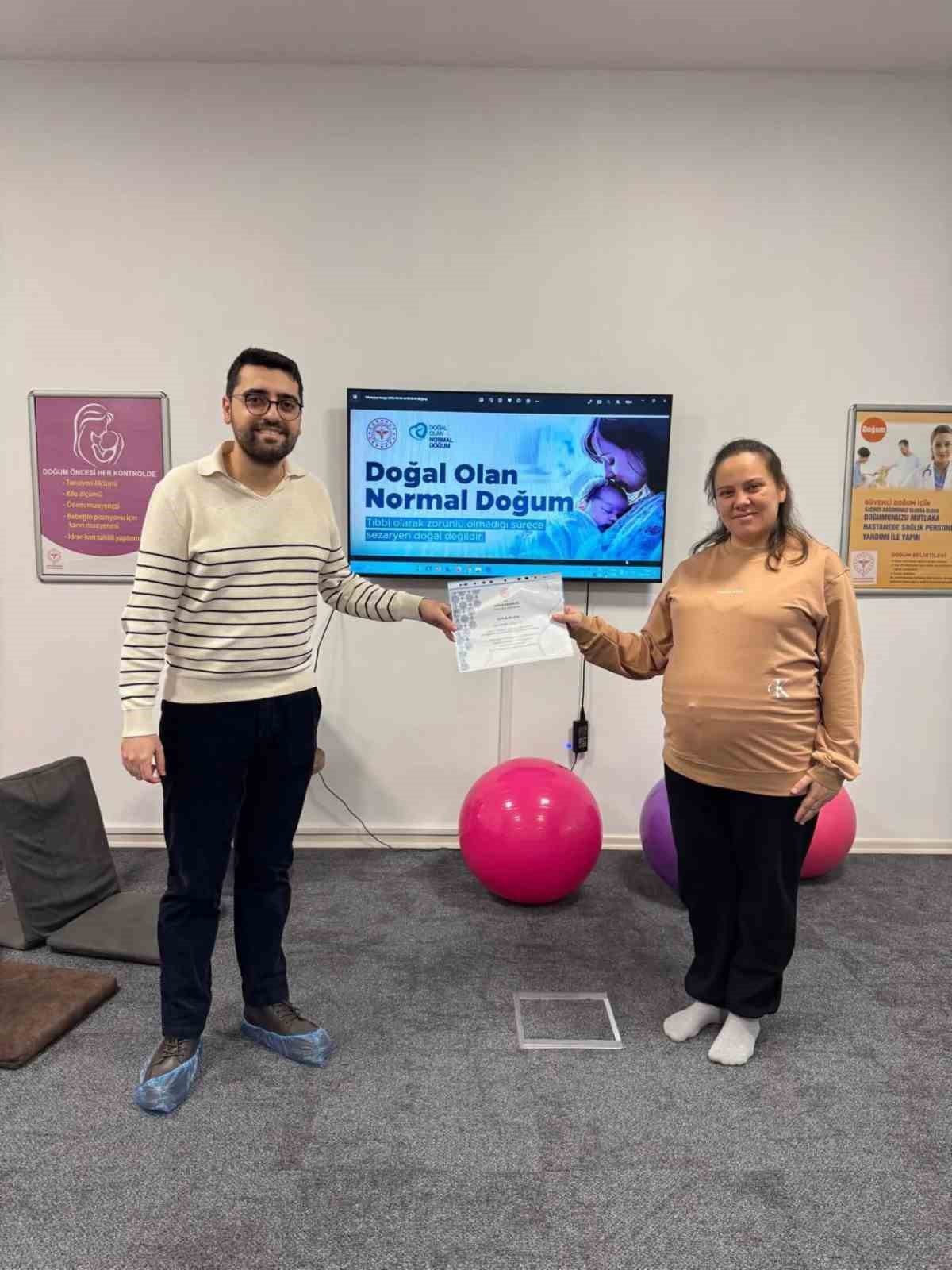 Nazilli’de Gebe Okulu eğitimleri aralıksız sürüyor
Nazilli’de Gebe Okulu eğitimleri aralıksız sürüyor