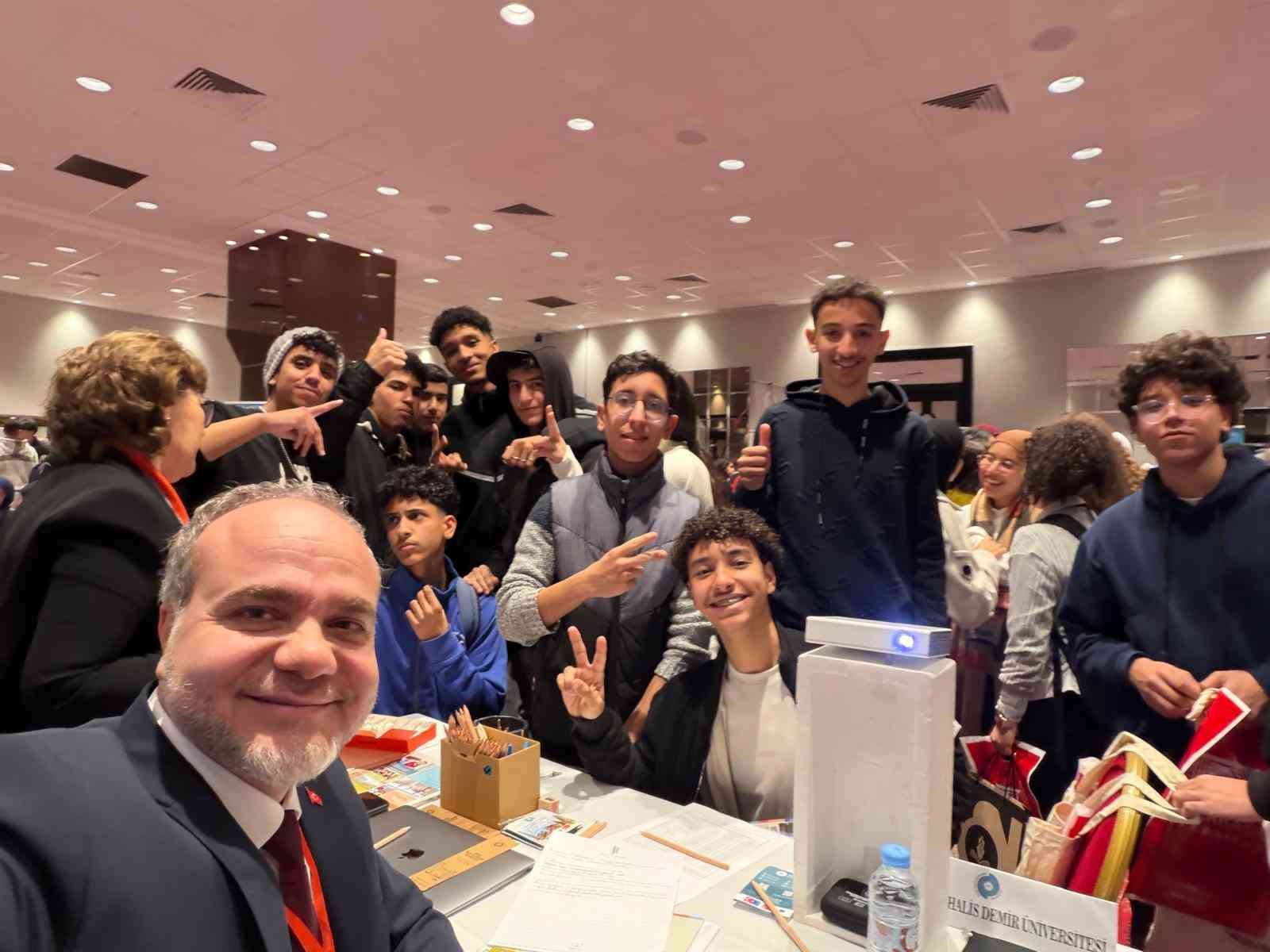 Niğde Ömer Halisdemir Üniversitesi Fas’ta öğrencilerle buluştu
Niğde Ömer Halisdemir Üniversitesi Fas’ta öğrencilerle buluştu