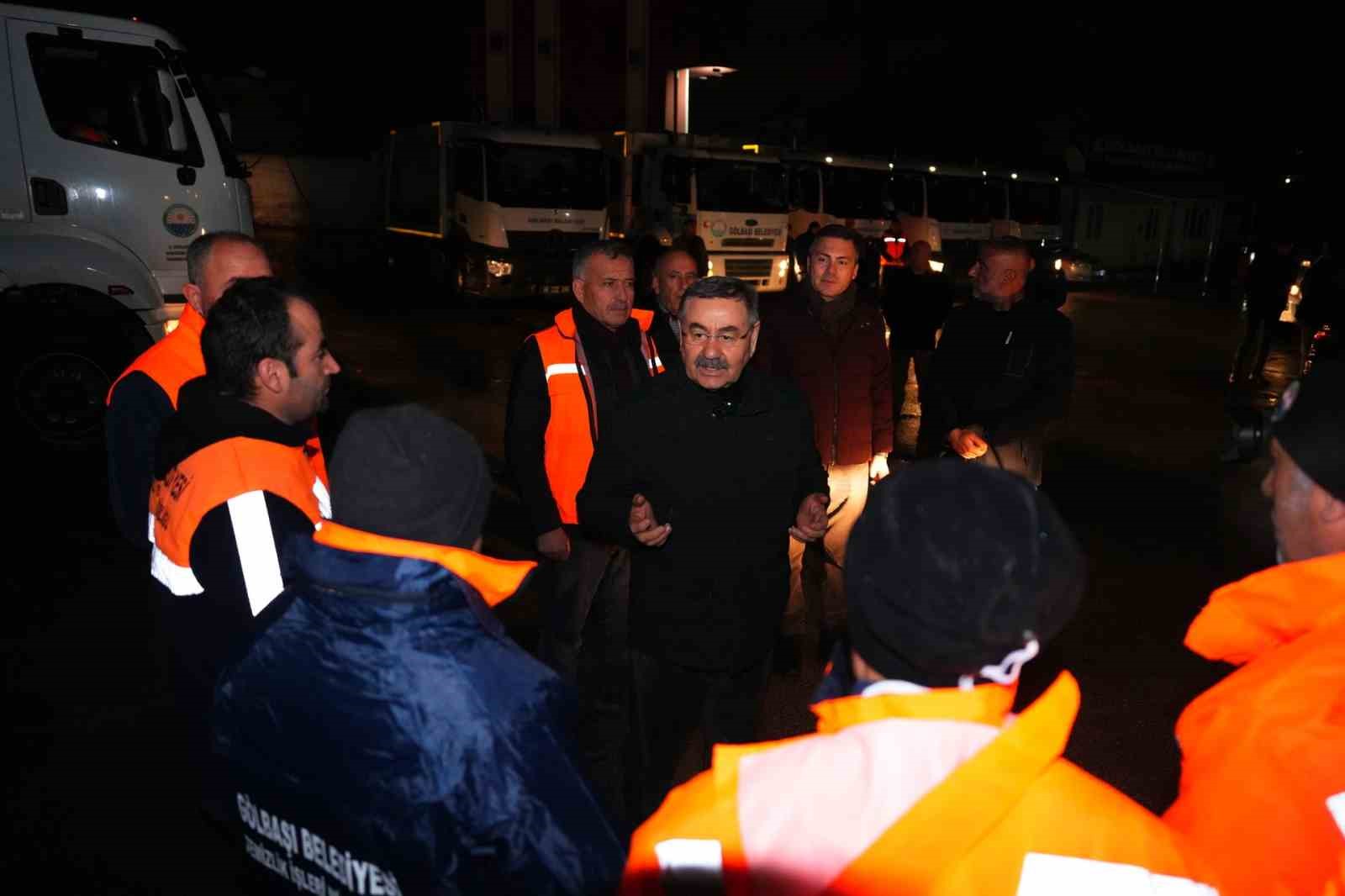 Odabaşı’dan karla mücadele ekiplerine ziyaret
Odabaşı’dan karla mücadele ekiplerine ziyaret