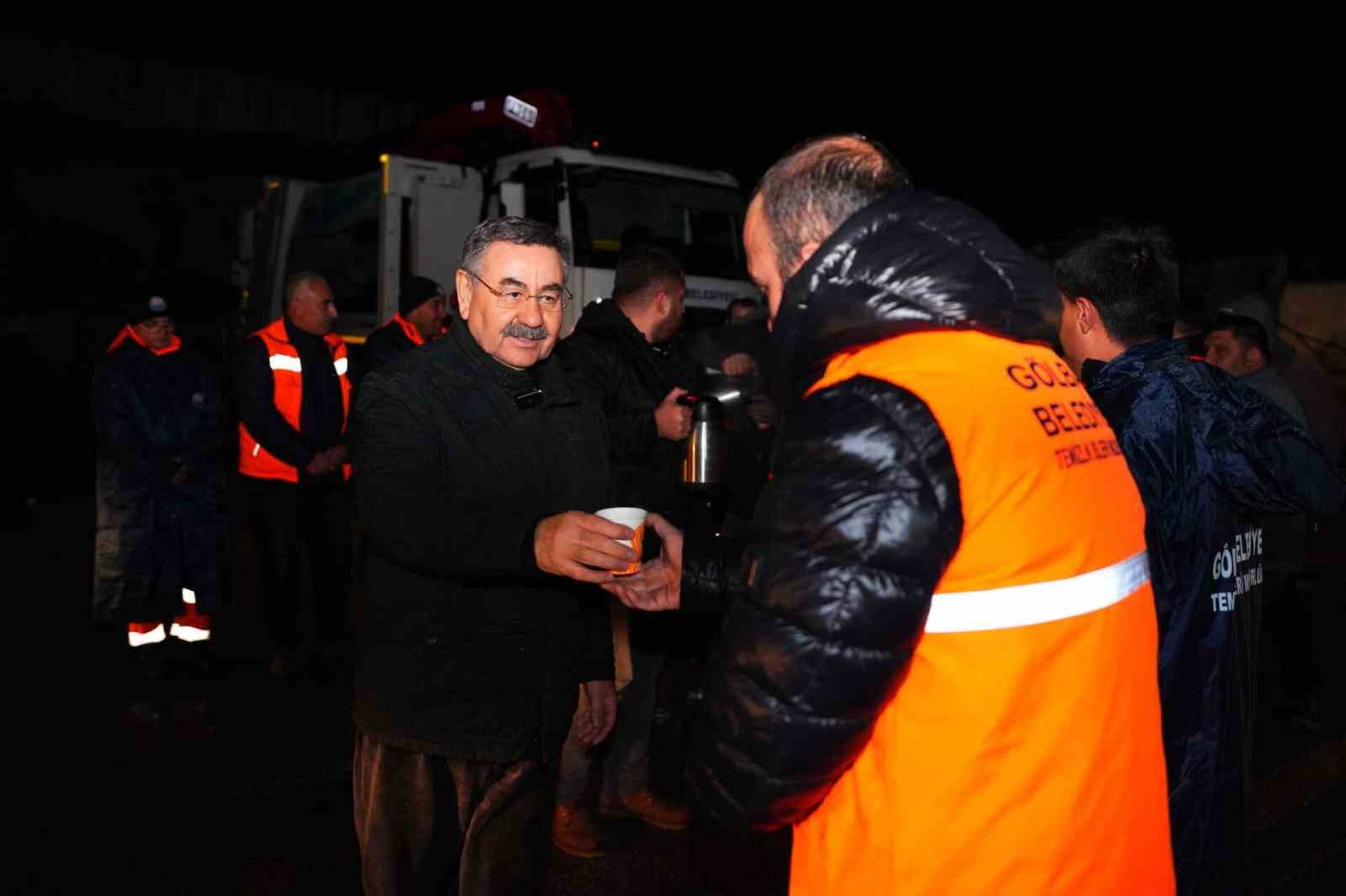 Odabaşı’dan karla mücadele ekiplerine ziyaret
Odabaşı’dan karla mücadele ekiplerine ziyaret