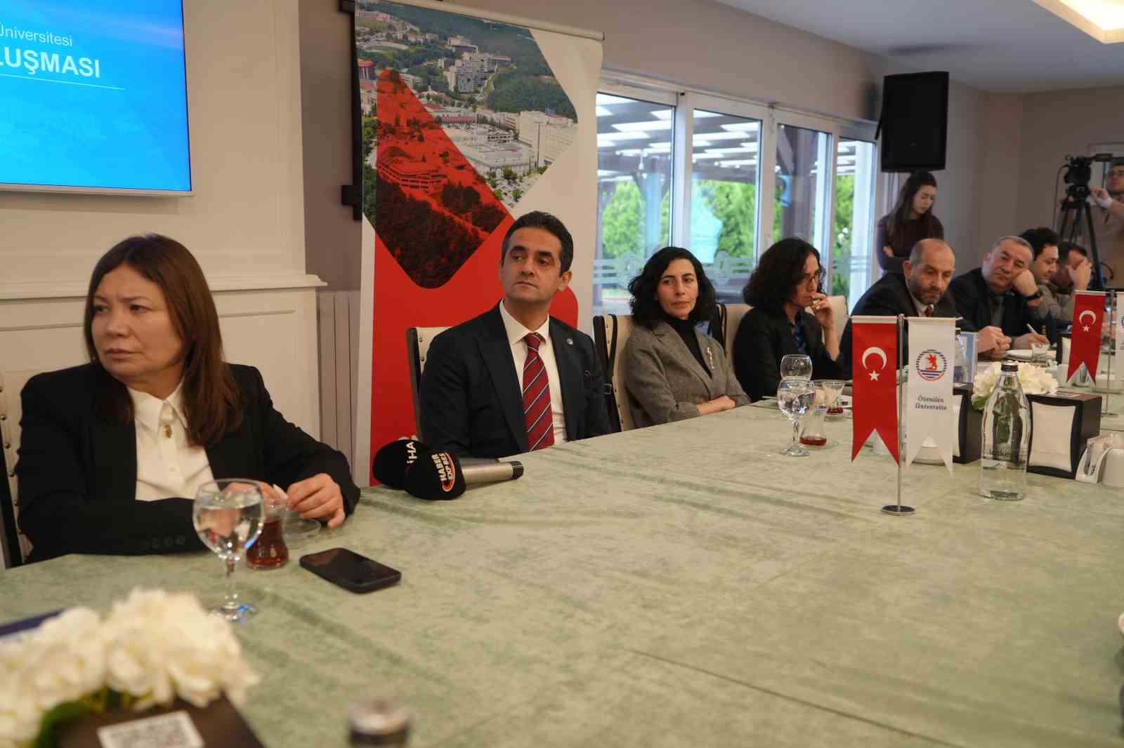 OMÜ Rektörü Aydın: "Akademik yayın sayılarında önemli artış sağladık"
OMÜ Rektörü Aydın: "Akademik yayın sayılarında önemli artış sağladık"