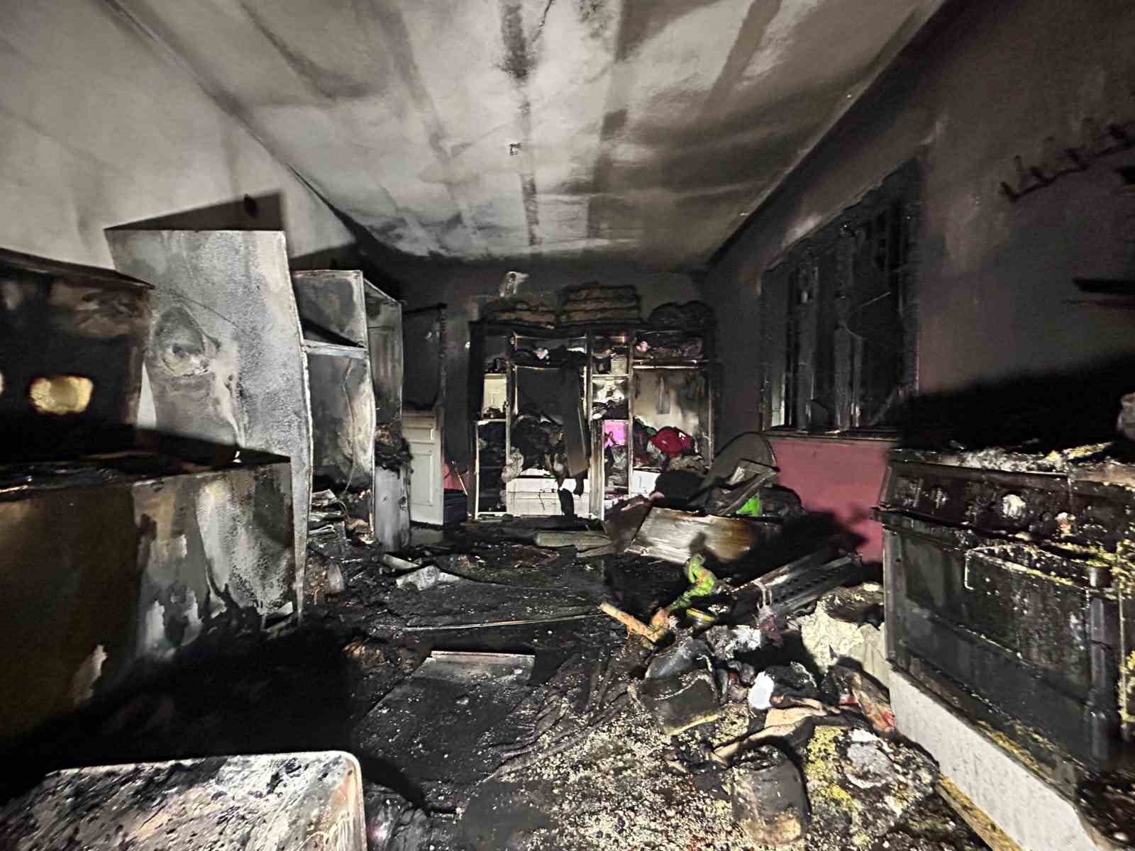 Osmaniye’de müstakil evde çıkan yangın söndürüldü
Osmaniye’de müstakil evde çıkan yangın söndürüldü