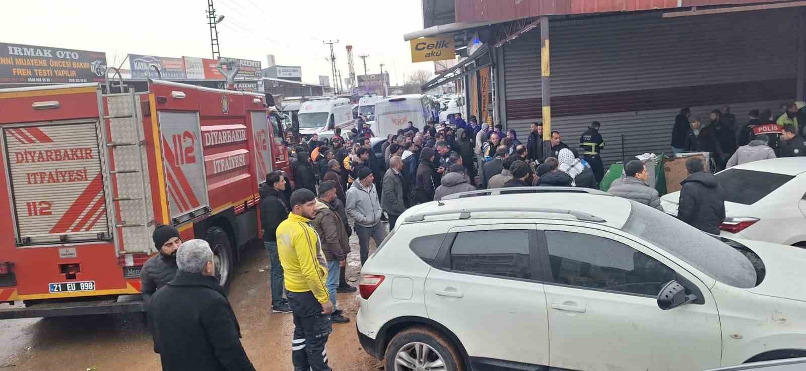 Oto sanayide patlama: 4 yaralı
Oto sanayide patlama: 4 yaralı