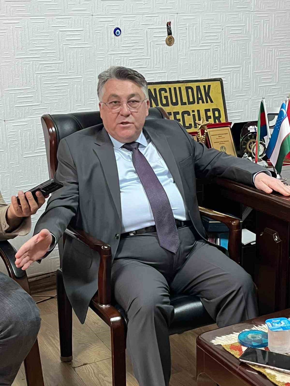 Özölçer, "Hedefimiz kalite, çekici ve araştırma odaklı bir üniversite"
Özölçer, "Hedefimiz kalite, çekici ve araştırma odaklı bir üniversite"