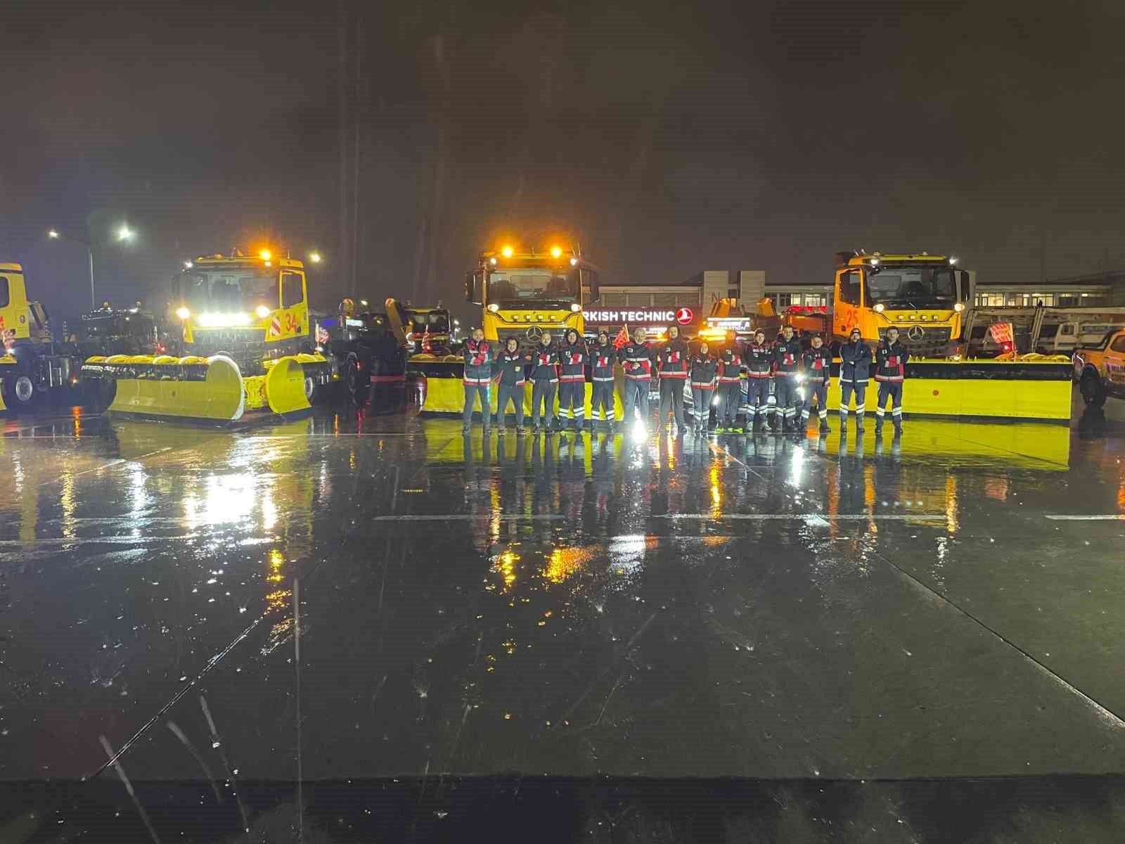 Sabiha Gökçen Havalimanı’nda kar tedbirleri
