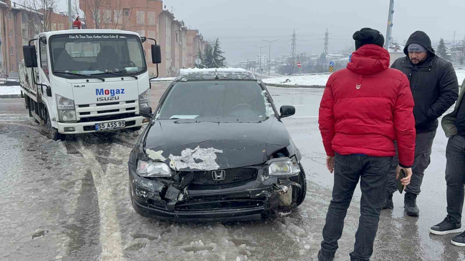 Samsun’da kavşakta kaza: 1 yaralı
Samsun’da kavşakta kaza: 1 yaralı
