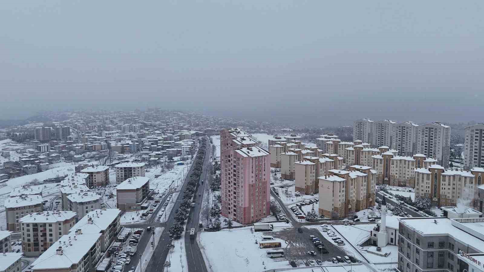 Samsun’u Balkan soğuğu vurdu: Yükseklerde kar 50 santime ulaştı
Samsun’u Balkan soğuğu vurdu: Yükseklerde kar 50 santime ulaştı