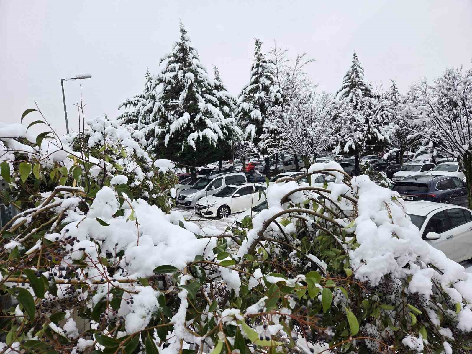 Samsun’u Balkan soğuğu vurdu: Yükseklerde kar 50 santime ulaştı
Samsun’u Balkan soğuğu vurdu: Yükseklerde kar 50 santime ulaştı