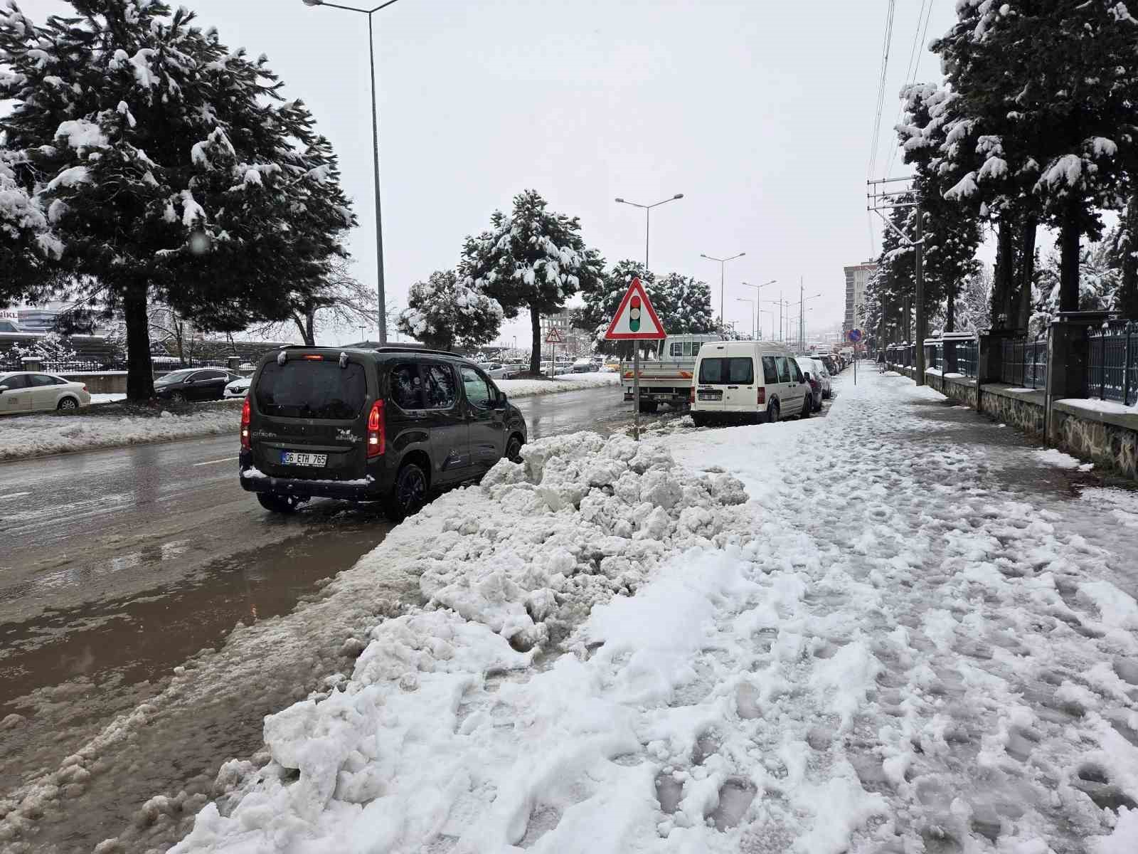 Samsun’u Balkan soğuğu vurdu: Yükseklerde kar 50 santime ulaştı
Samsun’u Balkan soğuğu vurdu: Yükseklerde kar 50 santime ulaştı