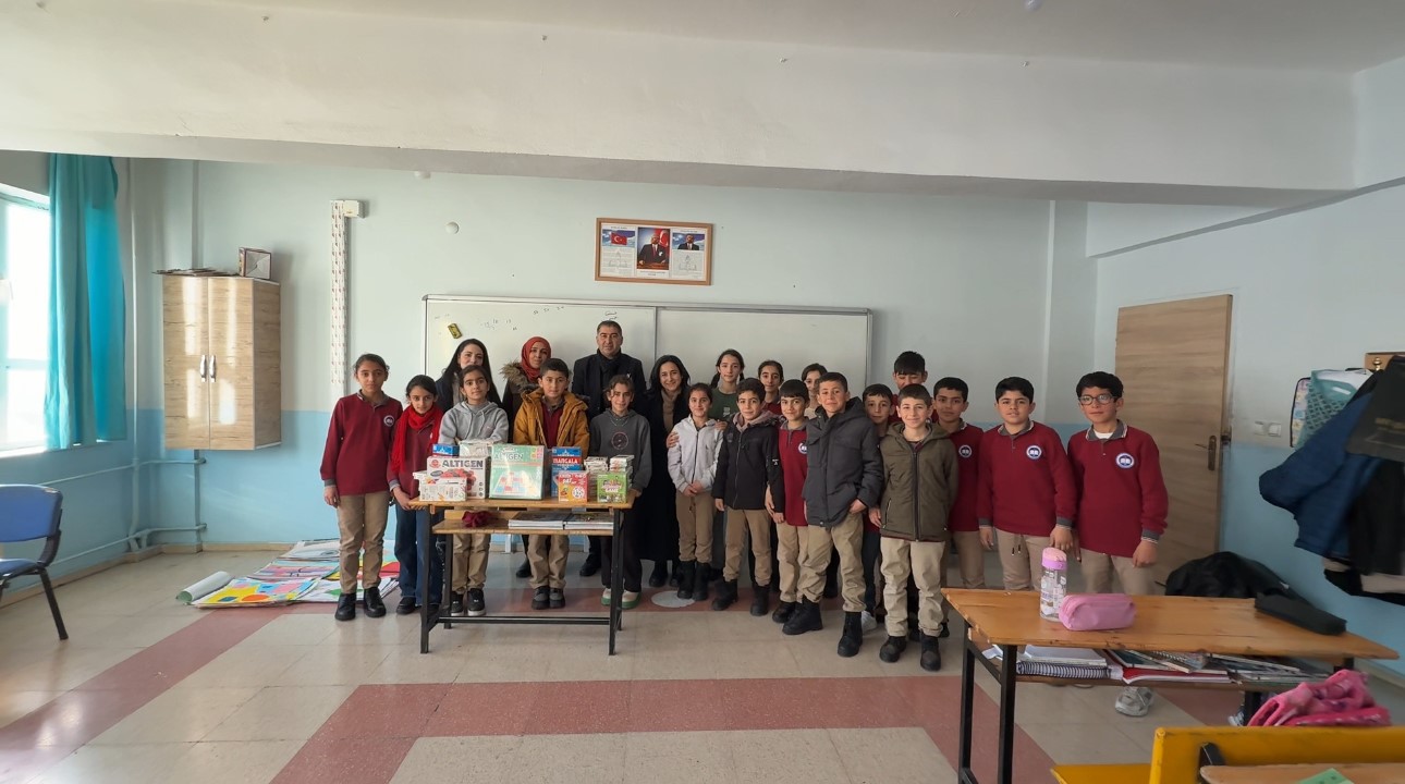 Sınırdaki öğrencilere "akıl ve zeka oyunları" desteği
