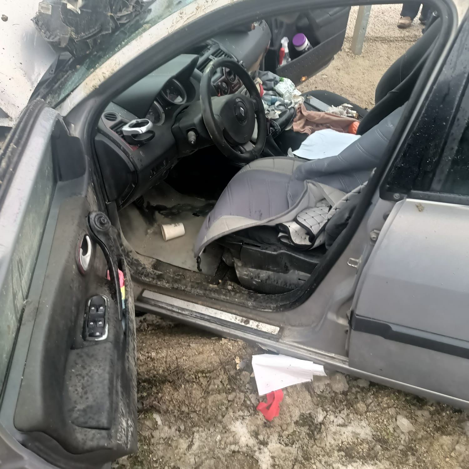 Takla atan otomobilin sürücüsü yaralandı
Takla atan otomobilin sürücüsü yaralandı