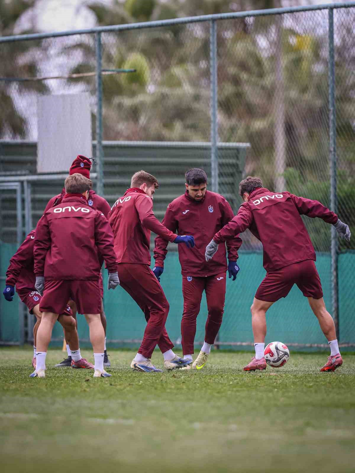 Trabzonspor kupa hazırlıklarını sürdürdü
Trabzonspor kupa hazırlıklarını sürdürdü