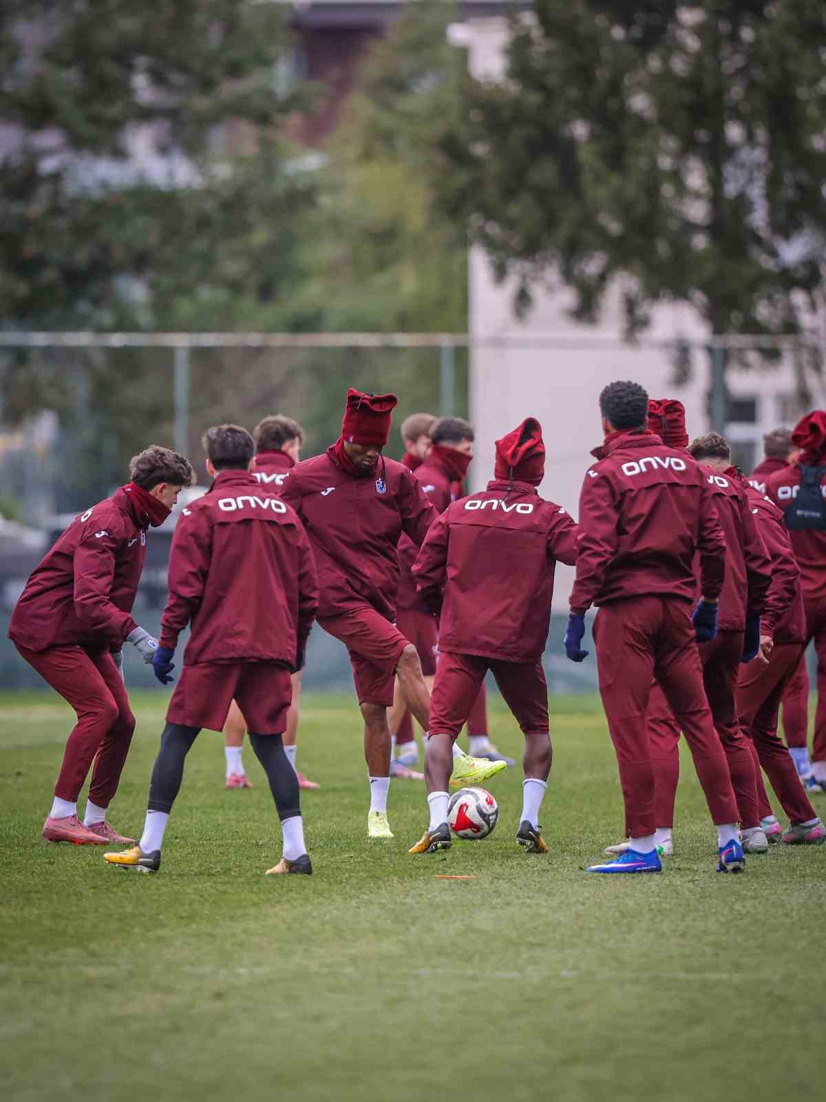 Trabzonspor kupa hazırlıklarını sürdürdü
Trabzonspor kupa hazırlıklarını sürdürdü