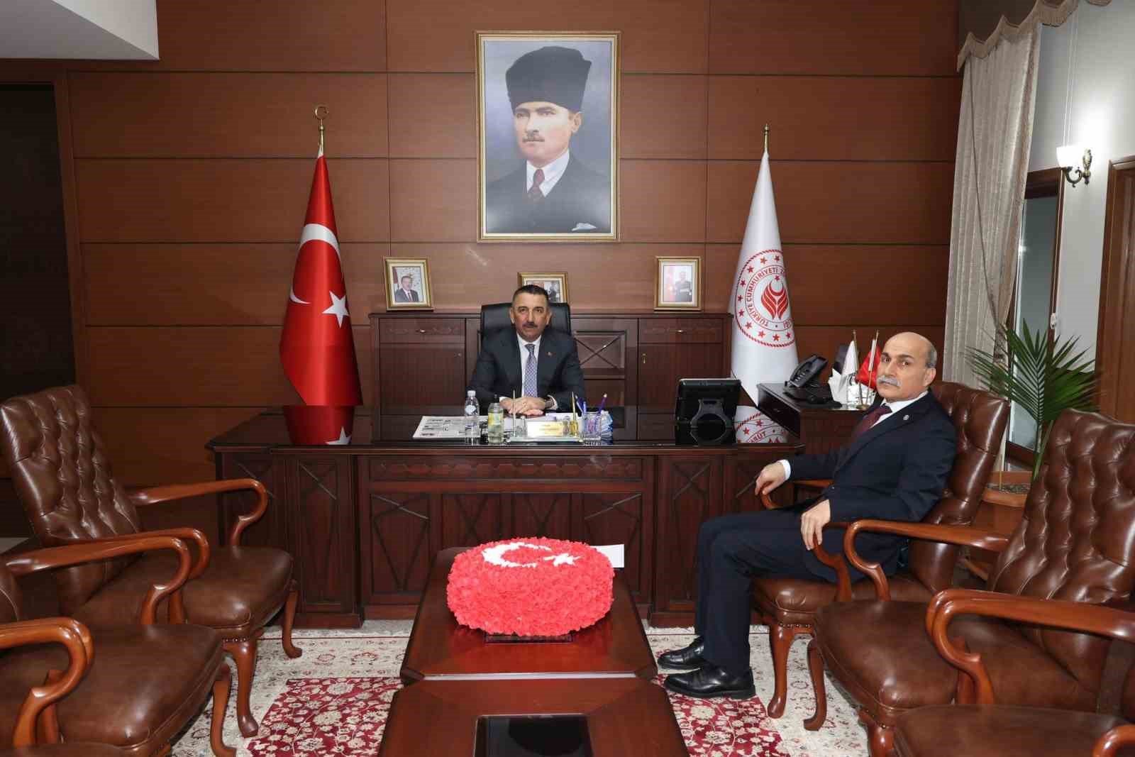 Vali Hacıbektaşoğlu, TTK Genel Müdürü Kiraz’ı kabul etti
Vali Hacıbektaşoğlu, TTK Genel Müdürü Kiraz’ı kabul etti