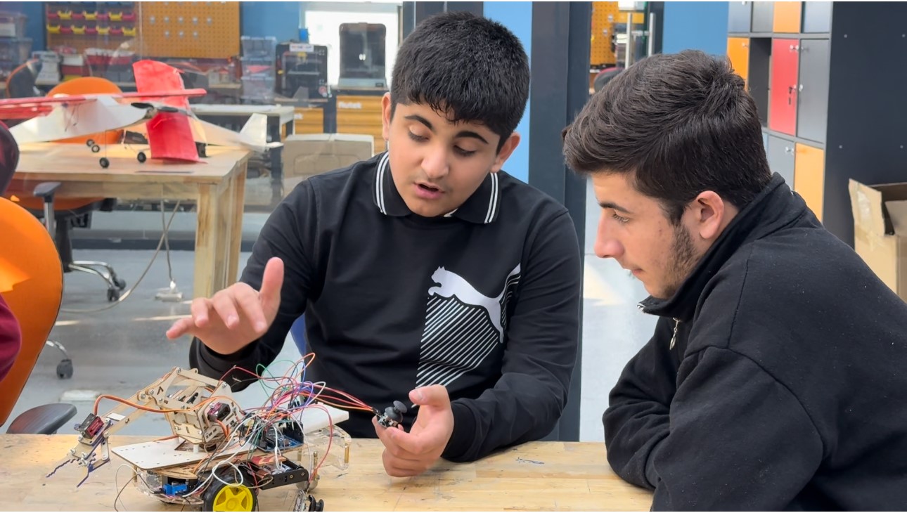 Yüksekova’da ilk robotik takımı ’Bezoar’ İstanbul yolcusu
Yüksekova’da ilk robotik takımı ’Bezoar’ İstanbul yolcusu