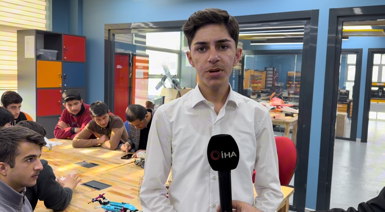 Yüksekova’da ilk robotik takımı ’Bezoar’ İstanbul yolcusu
Yüksekova’da ilk robotik takımı ’Bezoar’ İstanbul yolcusu