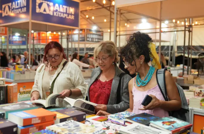 8. Alanya Kitap Fuarı kapılarını kitapseverlere açtı
