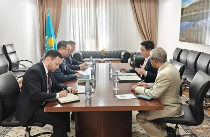 Aşikbayev ve Thangal BRICS ve ikili ilişkileri ele aldı