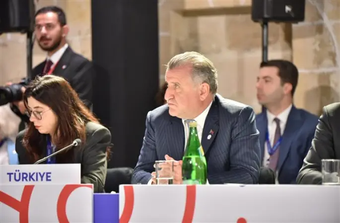 Bakan Bak’tan Akdeniz Oyunları öncesi milli sporculara başarı mesajı