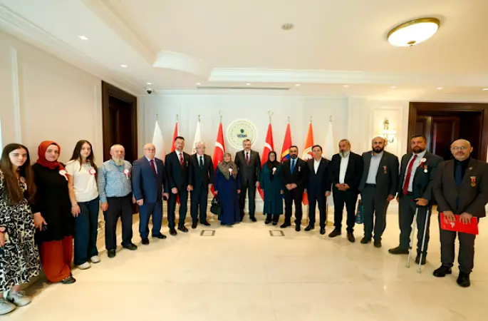 Bakan Çiftçi, şehit aileleri ve Gazi Vakfı heyetini kabul etti