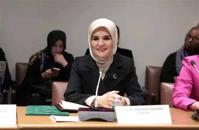 Bakan Göktaş, Halkbank Genel Müdürü Özdil ile bir araya geldi