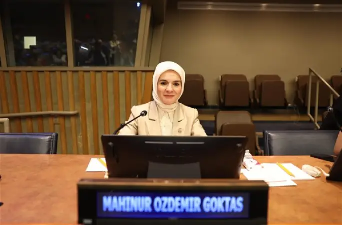 Bakan Göktaş, Riyad Türk Okulu’nu ziyaret etti
