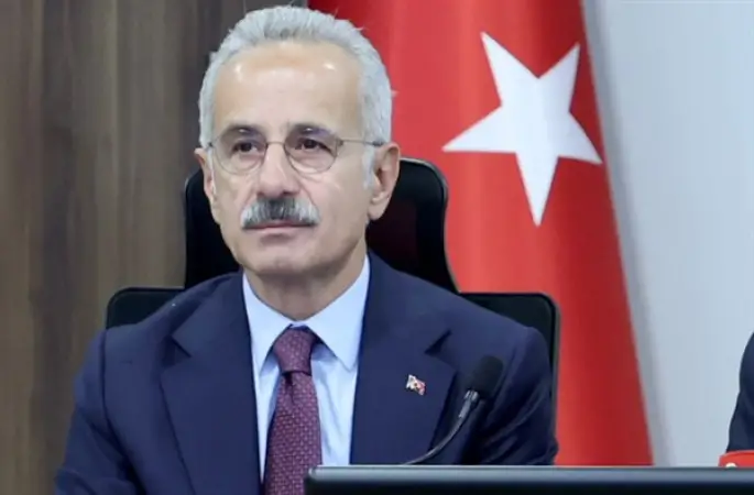 Bakan Uraloglu, Yumaklı’nın kızı Nihan ile Zahid’i tebrik etti