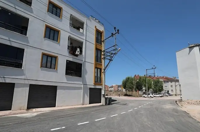 Başkan Taban Tamamlanan Asfalt Ve Otopark Çalışmalarını Yerinde İnceledi
