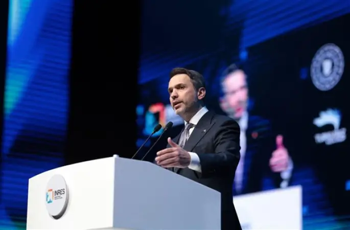 Bayraktar: Elektrik altyapımızda yaklaşık 100 milyar dolarlık yatırım öngörüyoruz