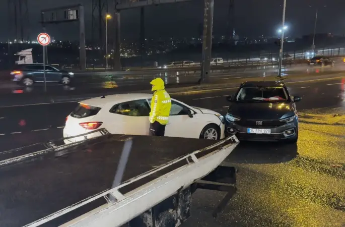 Beylikdüzü E-5’te iki araç çarpıştı: 1 yaralı
