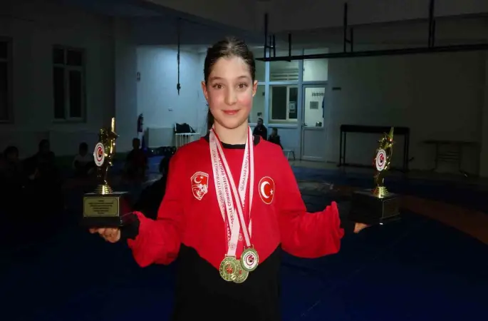 Bir yetenek taraması hayatını değiştirdi 10 yaşındaki güreşçi Asya, Türkiye şampiyonu oldu
