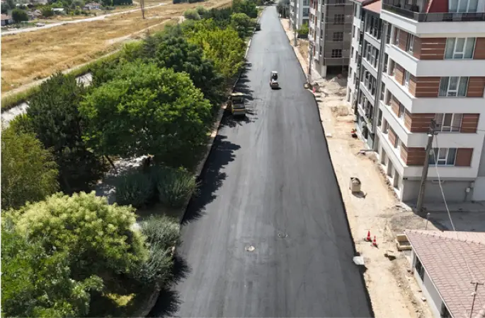 Birlik Caddesi'nde asfalt mesaisi tamamlandı