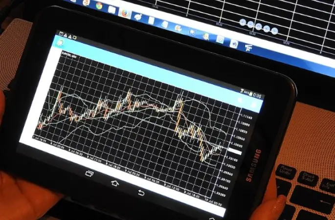 BIST 100 endeksi dün yüzde 2,74 düşüşle 12 bin 888 seviyesinden kapandı