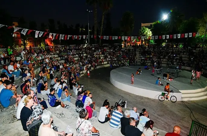 Bornova'da Yaz akşamları Açık Hava Sinemasıyla şenleniyor