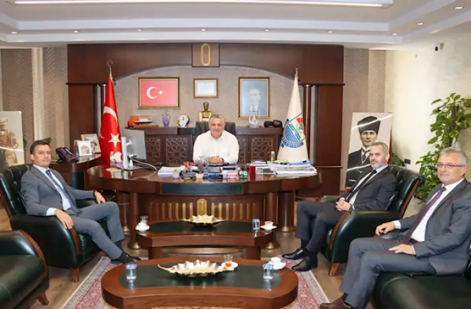Bulgaristan Bursa Konsolosu Rusinov’dan Yalova Belediye Başkanı Gürel’e ziyaret