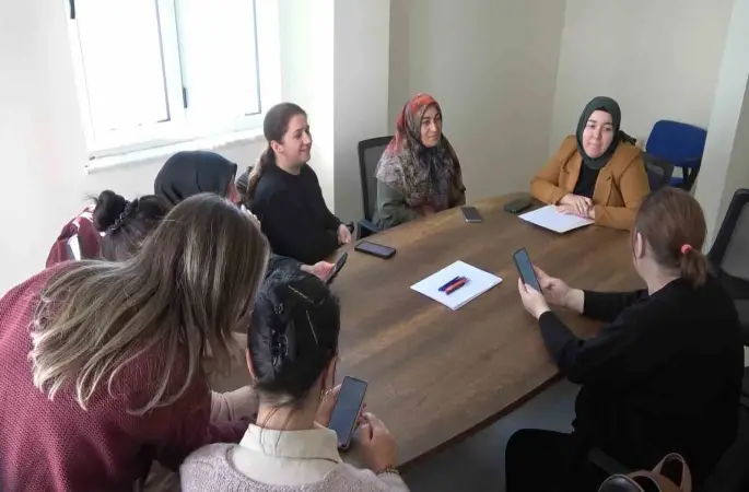 Burdur Aile Akademisi’nde aile içi iletişim ve şiddetle mücadele eğitimleri aralıksız sürüyor
