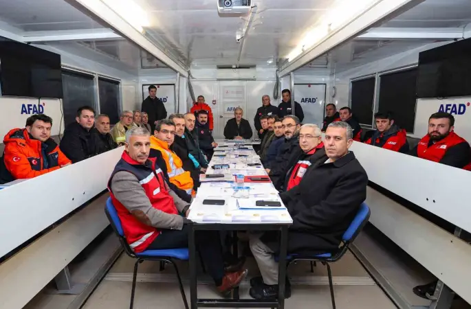 Bursa’da deprem tatbikatı gerçeğini aratmadı
