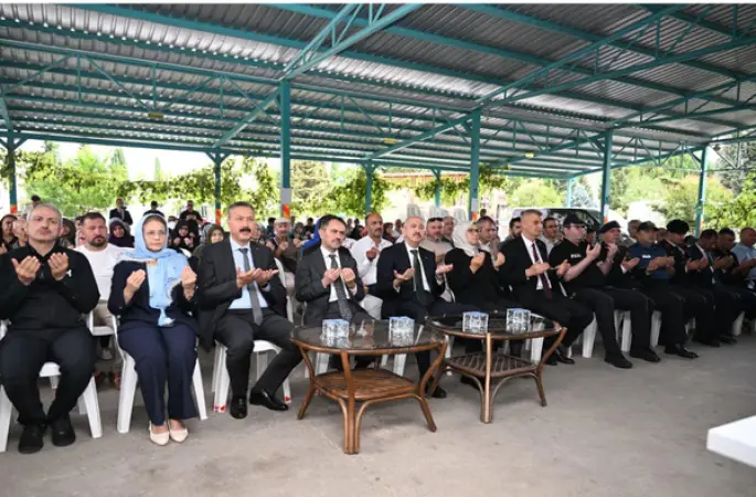 Cangir ve Aktaş'tan Deprem Şehitliği ziyareti
