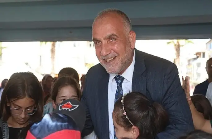 Canik'te 2 Bin 500 Çocuk Hediyelerle Buluşuyor 