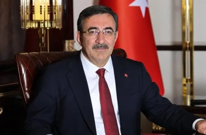 Cumhurbaşkanı Yardımcısı Yılmaz Tuzla Belediyesini ziyaret etti