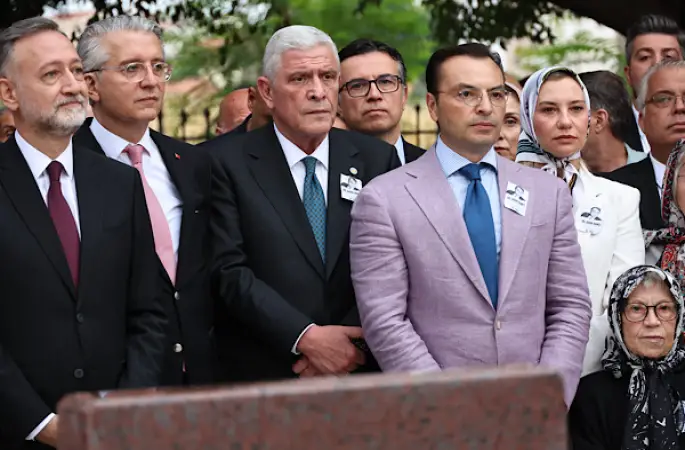 Dervişoğlu, Dr. Sadık Ahmet’in anma programına katıldı