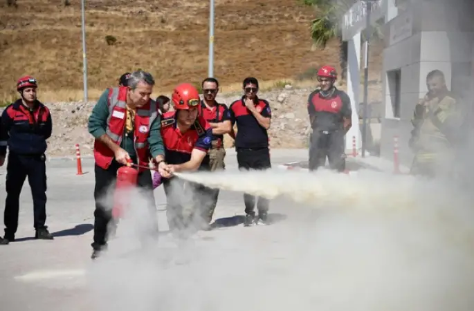Dikili’de hastanede yangın ve tahliye tatbikatı yapıldı